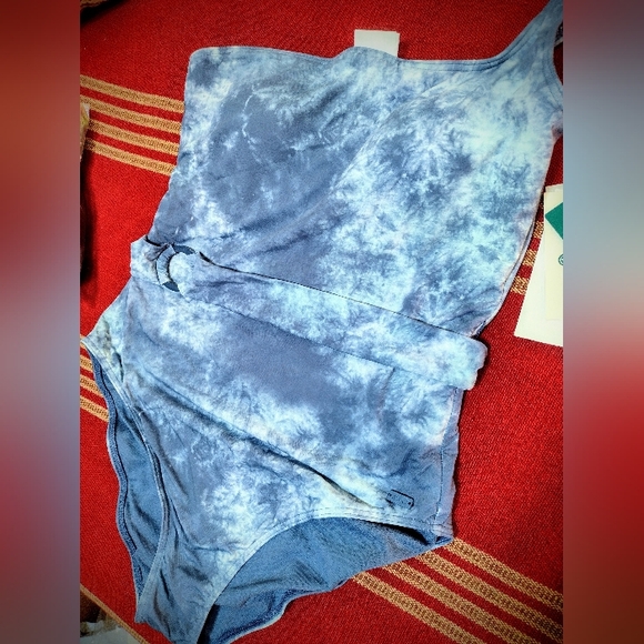 NWT Roxy Blue Tie-dye One Piece Swim Suit, Brand New Size SMALL - Picture 6 of 12